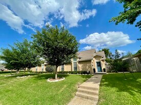 10654 Sandpiper Ln in Dallas, TX - Building Photo