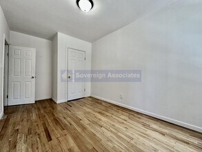 401 E 68th St in New York, NY - Building Photo - Building Photo