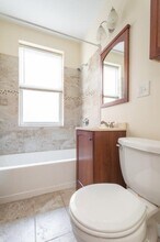 136 Highland Ave in Somerville, MA - Foto de edificio - Building Photo