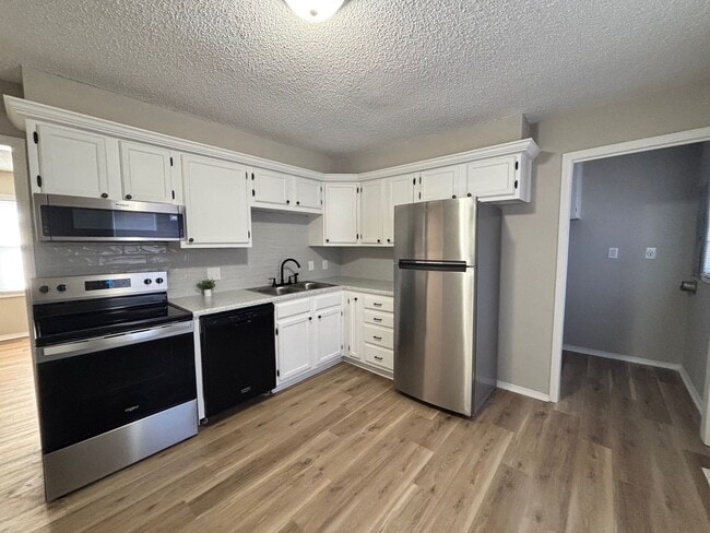 6610 S Osage Ct in Wichita, KS - Building Photo - Building Photo