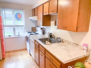 31 Bedford Ct in Amherst, MA - Building Photo - Building Photo
