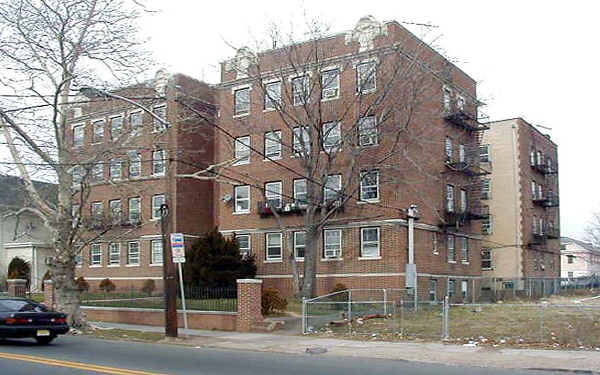 1011 E Jersey St in Elizabeth, NJ - Foto de edificio - Building Photo