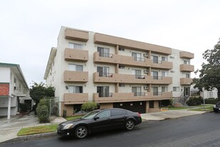 3671 Glendon Ave in Los Angeles, CA - Building Photo
