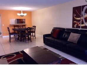 158 Lakeview Dr-Unit -1J in Weston, FL - Building Photo - Building Photo