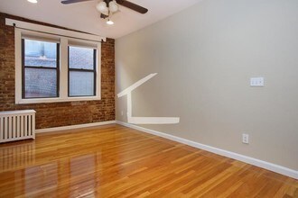 65 Burbank St, Unit 15 in Boston, MA - Foto de edificio - Building Photo