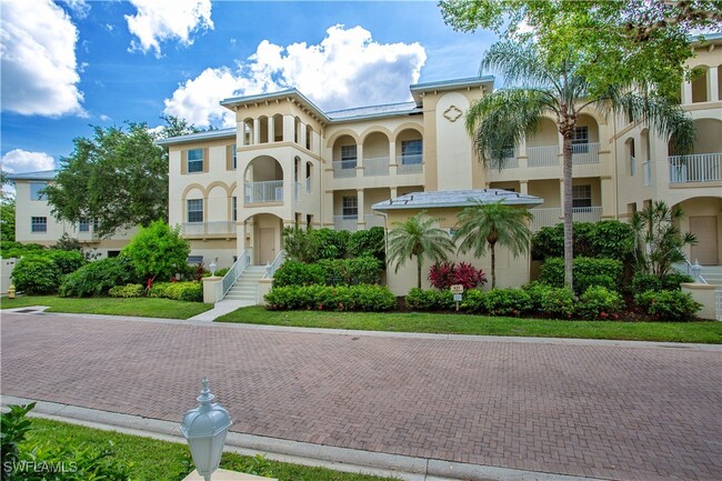 825 Bentwater Cir in Naples, FL - Building Photo - Building Photo