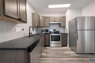 710 Jefferis Ave in Killeen, TX - Foto de edificio - Building Photo