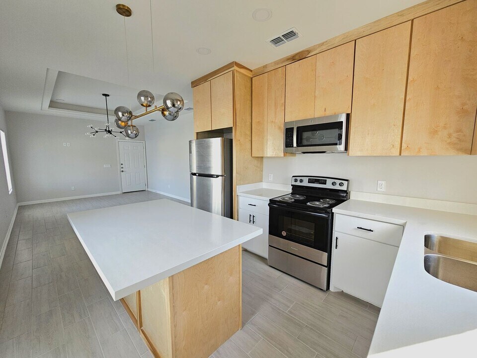 1019 N Woodson Ave-Unit -#1 in Edinburg, TX - Building Photo
