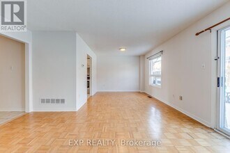 4719 Rosebush Rd in Mississauga, ON - Building Photo - Building Photo