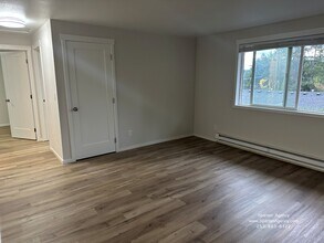 8503 Locust Ave E in Bonney Lake, WA - Building Photo - Building Photo