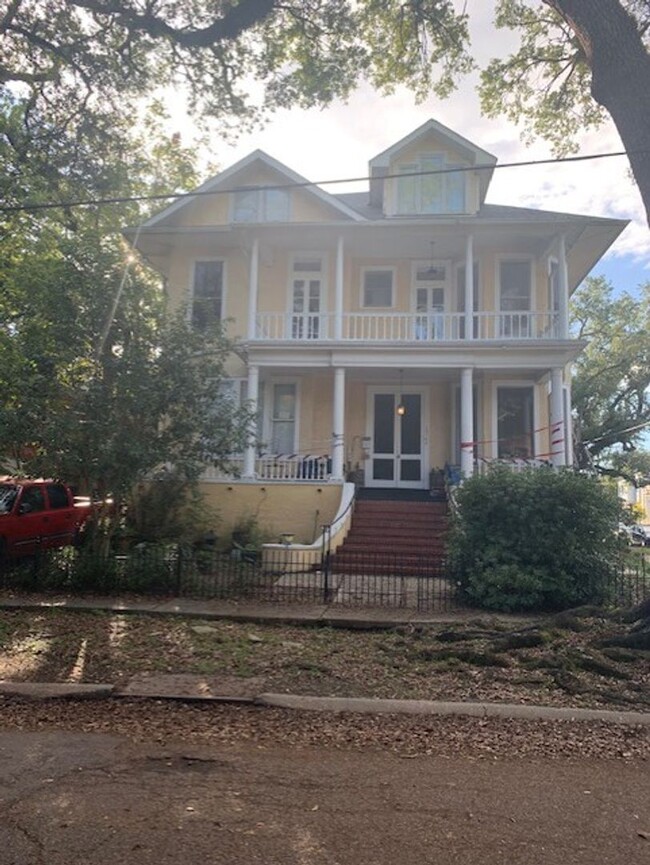 1636 Peniston St in New Orleans, LA - Foto de edificio - Building Photo