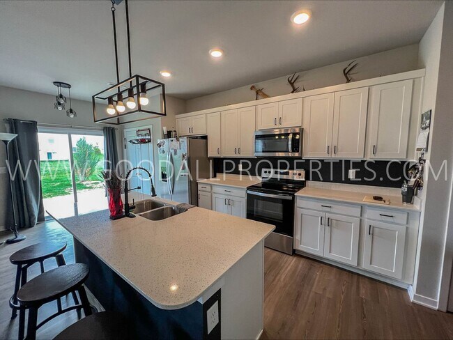 1007 Maywood Ln in Waukee, IA - Building Photo - Building Photo