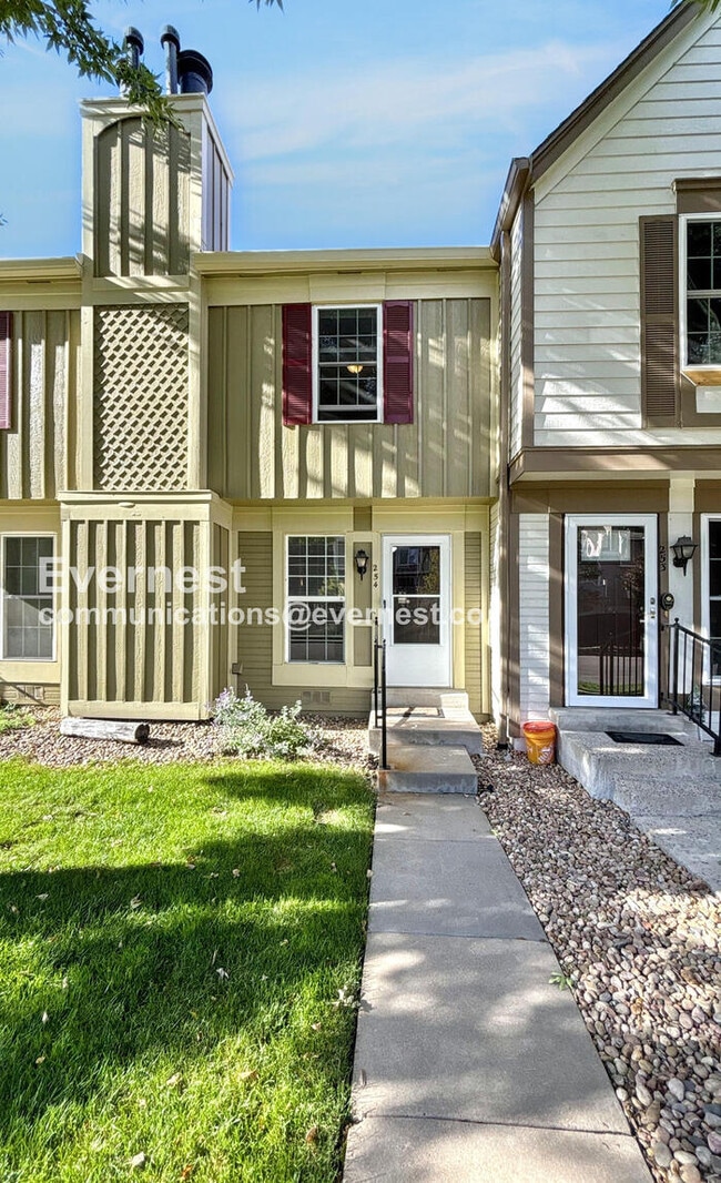 property at 1811 S Quebec Way