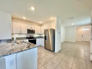16942 Trite Bend St in Wimauma, FL - Building Photo - Building Photo