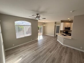 7224 Whisper Heights Ct in Las Vegas, NV - Building Photo - Building Photo