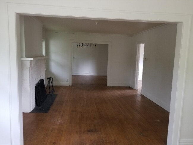 1101 W Cossitt Ave in La Grange, IL - Building Photo - Building Photo