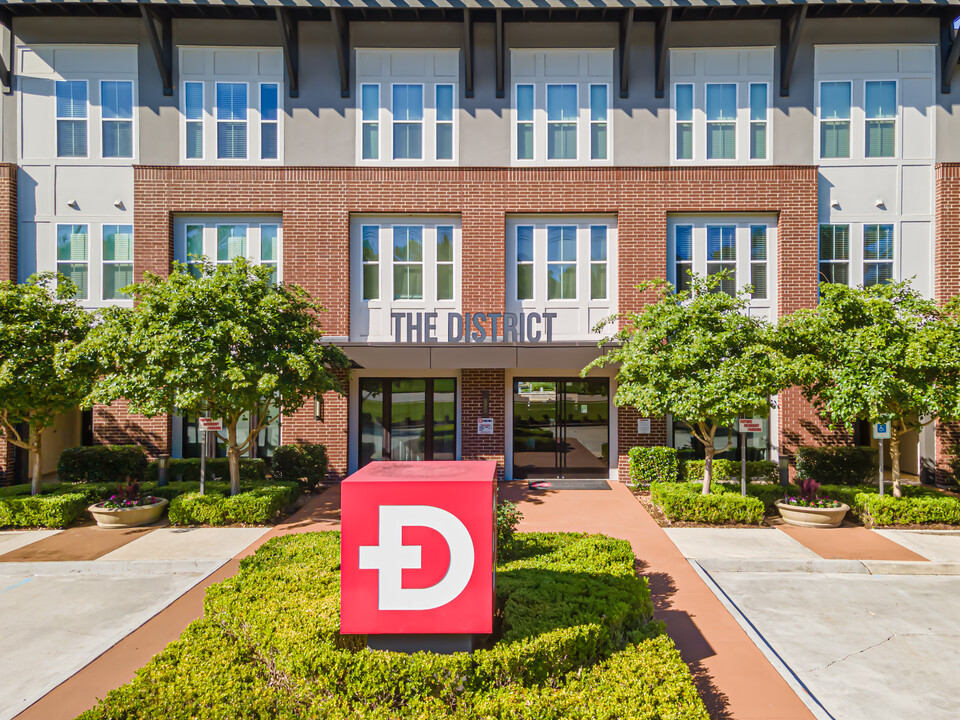 The District Apartments in Baton Rouge, LA - Foto de edificio