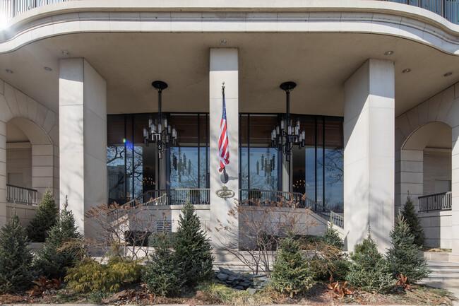 The Carlyle in Chicago, IL - Building Photo - Building Photo