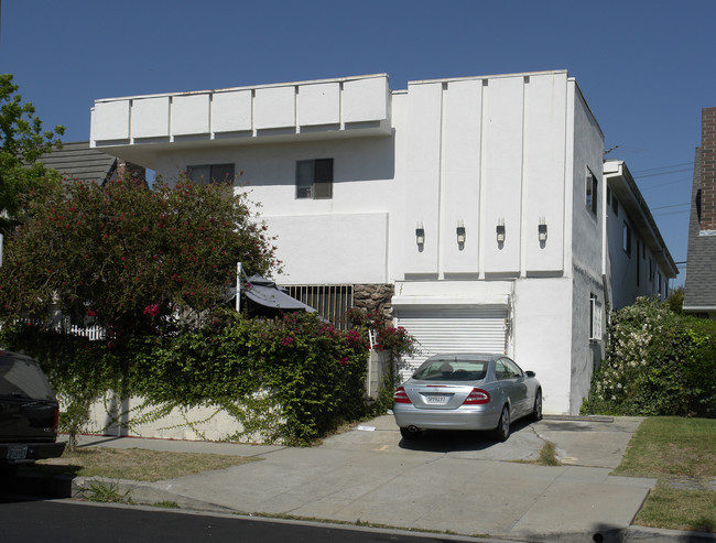 126 N Manhattan Pl in Los Angeles, CA - Building Photo - Building Photo