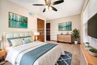 228 NW Woods Chapel Rd in Blue Springs, MO - Foto de edificio - Building Photo