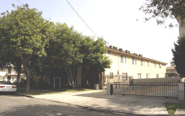 1418 S 5th St in Alhambra, CA - Building Photo