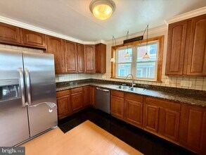 313 W Lancaster Ave in Shillington, PA - Foto de edificio - Building Photo