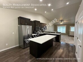 1898 N Chandra Way in Meridian, ID - Building Photo - Building Photo