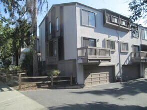 850 Bellomy St in Santa Clara, CA - Building Photo - Building Photo
