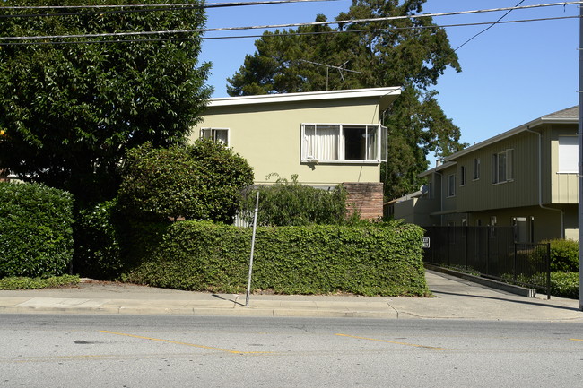 430 Ravenswood Ave in Menlo Park, CA - Building Photo - Building Photo