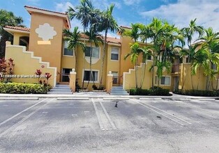 7930 NW 7th St in Pembroke Pines, FL - Foto de edificio - Building Photo