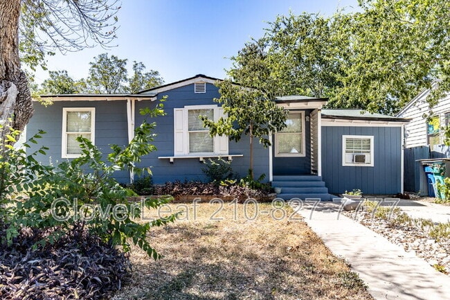 210 Harwood Dr in San Antonio, TX - Building Photo - Building Photo