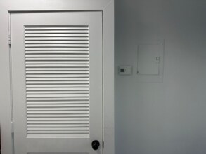 5838 SW 74th Terrace in South Miami, FL - Foto de edificio - Building Photo