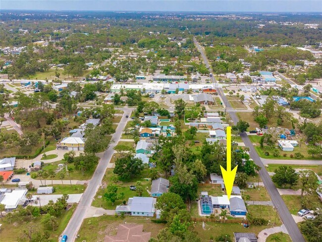 120 Magnolia Ave in Englewood, FL - Building Photo - Building Photo