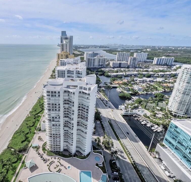 16699 Collins Ave, Unit PH4308 in Sunny Isles Beach, FL - Building Photo