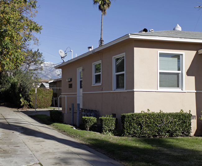 550-554 W D St in Ontario, CA - Building Photo - Building Photo