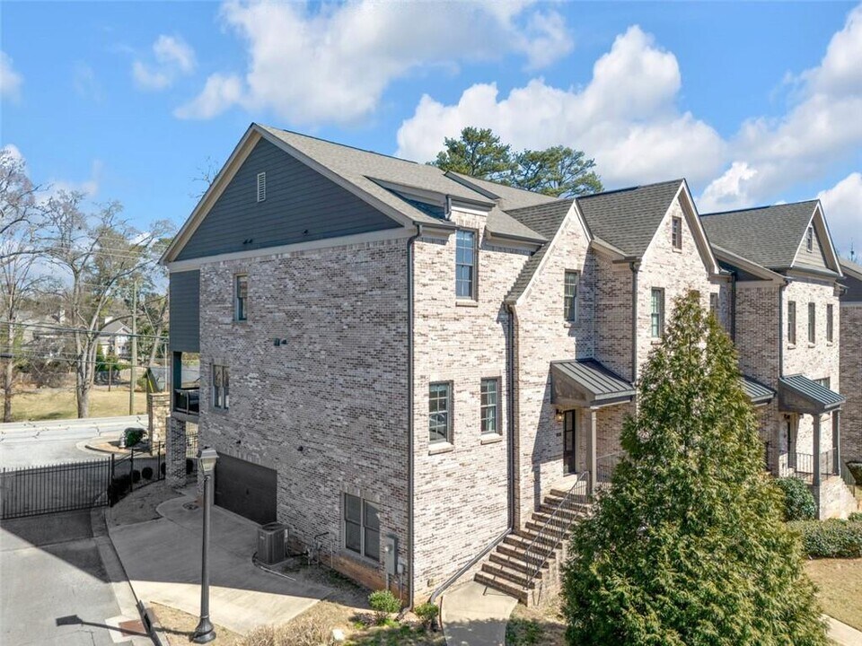 2850 Stonehall Ct SE in Atlanta, GA - Building Photo