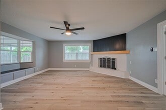 2219 Raspberry Ln in Pasadena, TX - Building Photo - Building Photo