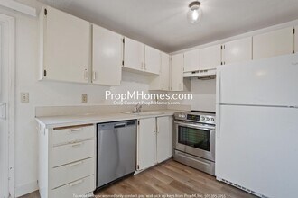 1022 NE 81st Ave in Portland, OR - Building Photo - Building Photo