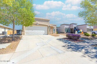 316 Jim Knowles Pl in Horizon City, TX - Building Photo - Building Photo