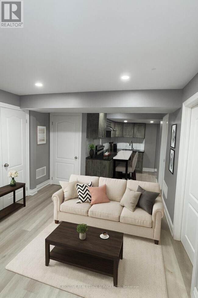 4 Brenscombe Rd in Brampton, ON - Building Photo - Building Photo