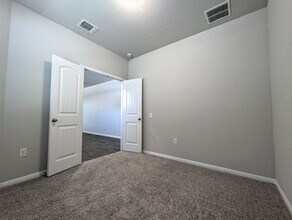 1404 Schlemmer Plaza in Pflugerville, TX - Building Photo - Building Photo