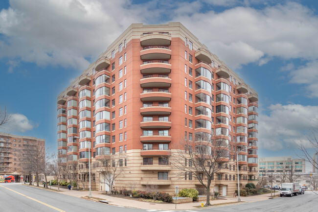 The Charleston in Arlington, VA - Foto de edificio - Building Photo
