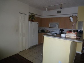 2301 W Preserve Way, Unit 305 in Miramar, FL - Building Photo - Building Photo