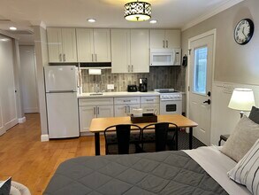 161 Grant St, Unit ADU in Campbell, CA - Foto de edificio - Building Photo