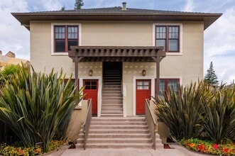 Hawthorne Apartments in Palo Alto, CA - Foto de edificio - Building Photo