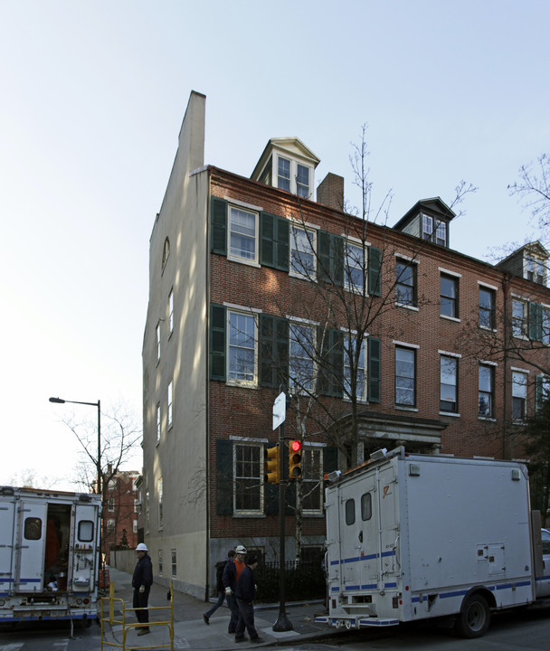 900 Spruce St in Philadelphia, PA - Building Photo