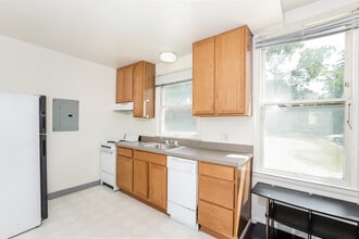 Orchard House in Ann Arbor, MI - Building Photo - Building Photo