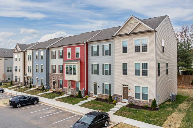 Towns at Walnut Ridge in Frederick, MD - Building Photo - Building Photo