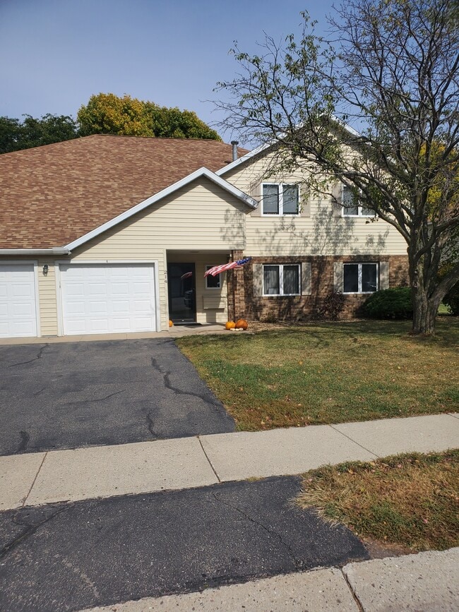 214 Heather Ln, Unit 3