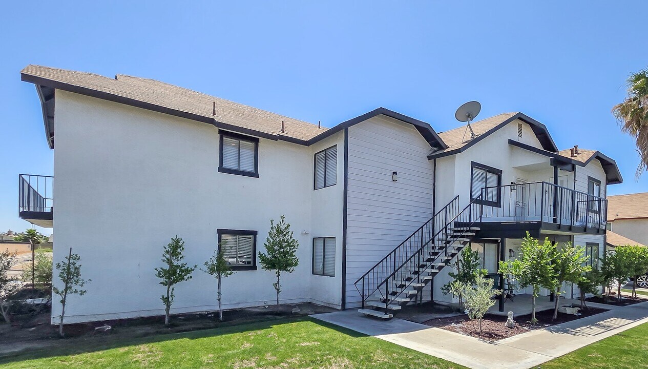 2704 Villalovos Ct in Bakersfield, CA - Building Photo